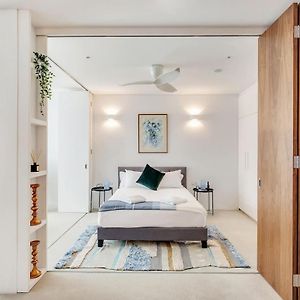 New York Warehouse Style In A Modern Passive House