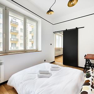 Uniwersytet Warszawski Modern Apartment