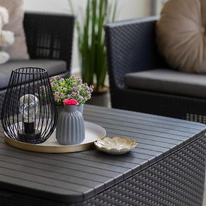 Deluxe Apartment Wronia 45 With Ac, Parking & Balcony By Renters Prestige