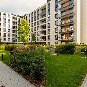 Cosy Apartment Bialej Floty With Parking By Noclegi Renters