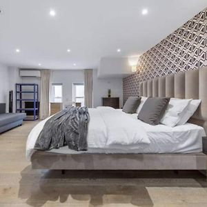 Appartement à 3 Chambres à Coucher