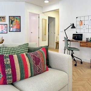 Elegante Apartamento A Unos Pasos De La Rambla.