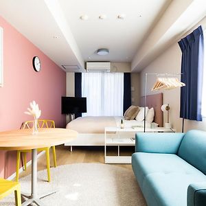 Studio Lit Queen-Size