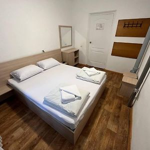 Fox Hostel Kyiv