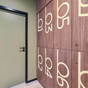 Dormitory Room Mixed