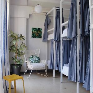 Dormitory Room Mixed