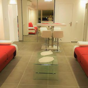 SAS MEREDITH location appartements CANNES centre-ville