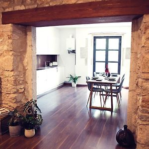 The Riverside Lodge Cozy And Spacious Apartment