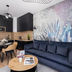 Beautiful Steam Park Apartment With Parking Old Town Cracow By Noclegi Renters