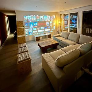 Appartement à 3 Chambres à Coucher
