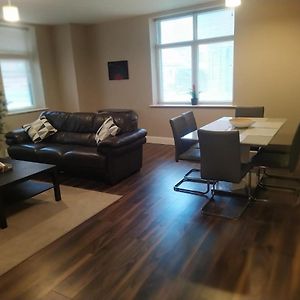 Appartement à 2 Chambres à Coucher