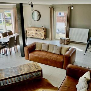 Appartement à 3 Chambres à Coucher