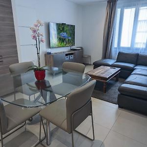 Apt 2 Chambres - Direct Gare Part-Dieu, Lyon - Ascenseur & Wi-Fi Gratuit