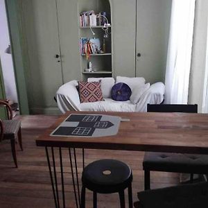 Cosy Nest In Montmartre