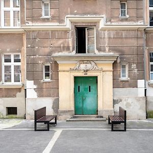 Metro Wilenski Varsovia Studio #3