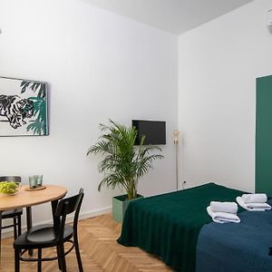 Barbacan Suites - Old Town Apartments - By Upstairs