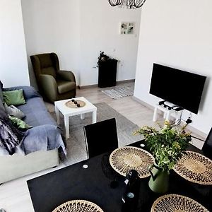 Appartement à 2 Chambres à Coucher