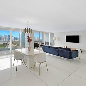 Appartement à 2 Chambres à Coucher