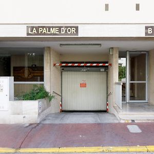 Royal Palm Yourhosthelper