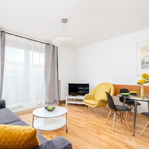 Modern Apartments With Free Parking Spot
