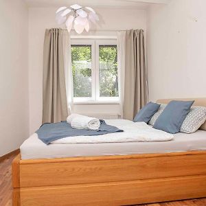 Castle View Apartment With Free Parking