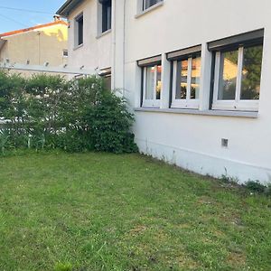 50 M2 T2 Au Calme, Lumineux, Confortable, Cosy, Climatise, Privatif Avec Parking Gratuit Et Terrasse