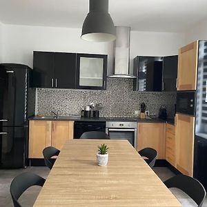 Appartement à 2 Chambres à Coucher