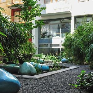 Urban Oasis With Free Parking