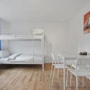 Aplacetostay Central London Apartment, Zone 1 Car