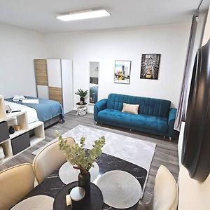 Affordable Suite In Vienna'S Hotpoint