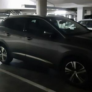 Nuevo-Luminoso Y Moderno. Parking Gratis!!