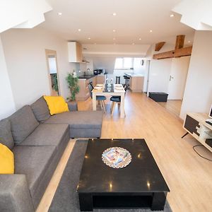 Appartement à 2 Chambres à Coucher