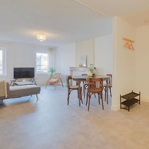 Appartement à 2 Chambres à Coucher