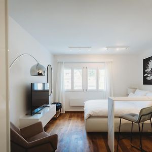 Romantic Jump Studio Overlooking River, Free Parking