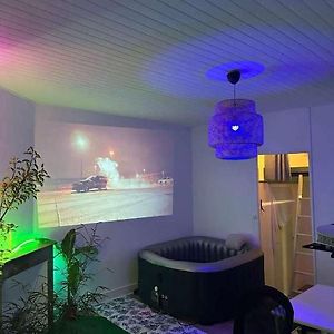 Un Jacuzzi A Bordeaux