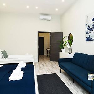 Ultra Central And Stylish Apartment With Ac