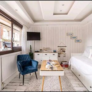 Deauville : Magnifique Studio En Face Du Casino !