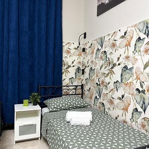 Dormitory Room Mixed