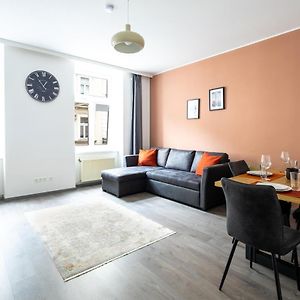 Enjoy Apartments, Quiet Street, Apartment With Two Bedrooms Sleeps 6 Ac