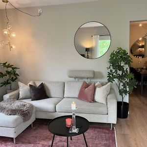 Modern Apartment With A Balcony And Free Parking
