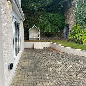 Cameron Coach House Modern Property In Murrayfield Edinburgh