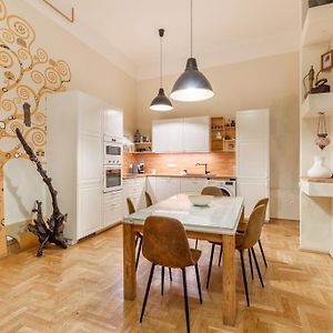 Bourgeois Boheme Apt. 88 M² City Center