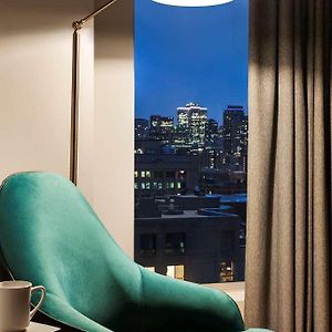 Chambre Lit Queen-Size avec Accès aux Personnes Handicapées