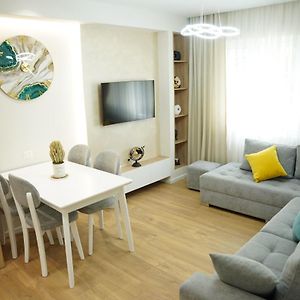 Appartement à 2 Chambres à Coucher