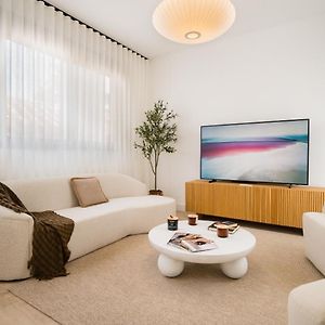 Stylish Designer Duplex-3Beds 2Baths-Puerta Carmona Centro
