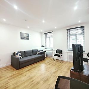 Appartement à 3 Chambres à Coucher