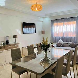 Appartement à 3 Chambres à Coucher