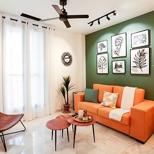 Monkeys Apartments Cervantes