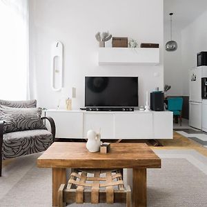 Sunrise Lounge Corvin 63M2 Ac