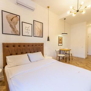 Self Check-In Apartments